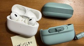 Used
													Apple AirPods Pro 2 - Lightning, photo 1 of 4
