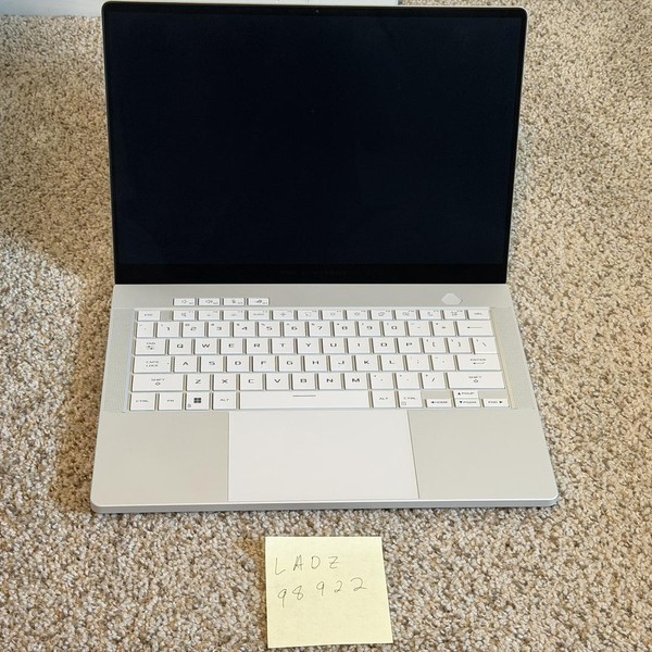 Asus ROG Zephyrus G14 (2024) GA403U - 1 TB, White, 16 GB, AMD Ryzen 9