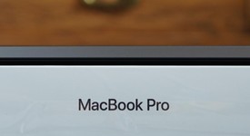 Good
													MacBook Pro 2018 (With Touch Bar) - 13" - I5, Gray, 512 GB, 8 GB, photo 4 of 13