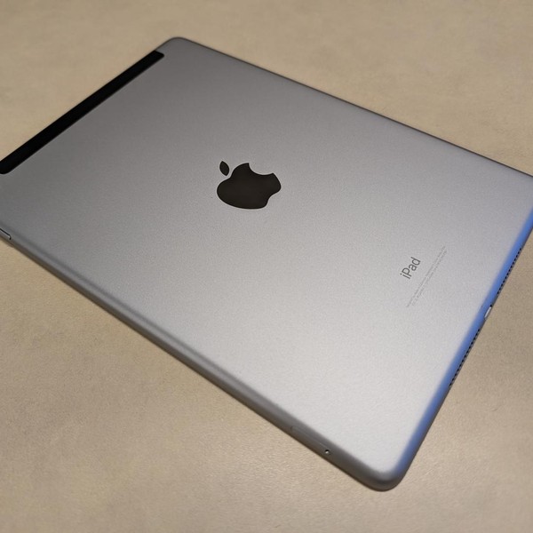 Apple iPad 6th Gen - Verizon, 32 GB, Gray, A1954