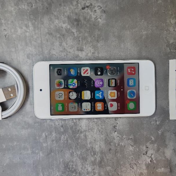 Apple iPod Touch 7th Gen - Wi-Fi, 32 GB, Silver