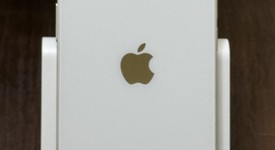 Mint
													Apple iPhone 13 - Unlocked, Starlight, 128 GB, A2482, photo 1 of 9