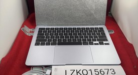 Mint
													MacBook Air 2025 (M4) - 13" - Apple M4, Sky Blue, 512 GB, 16 GB, photo 2 of 22