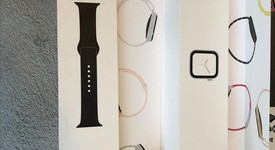 Good
													Apple Watch Series 4 44mm - Unlocked, Silver, A1976 - Cellular, Aluminum, photo 3 of 5