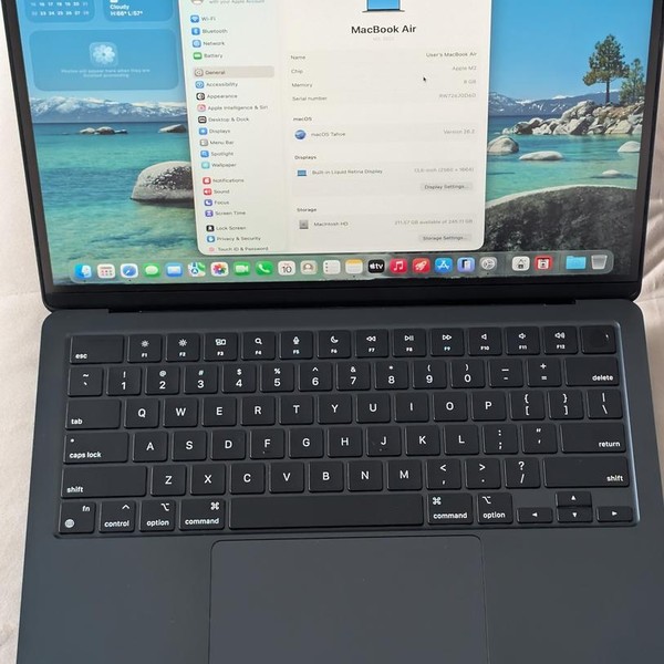 MacBook Air 2022 (M2) - 13 inch - 256 GB, Midnight, 8 GB, Apple M2