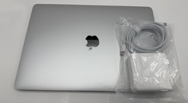 Mint
													MacBook Air 2019 - 13" - I5, Silver, 256 GB, 16 GB, photo 2 of 6