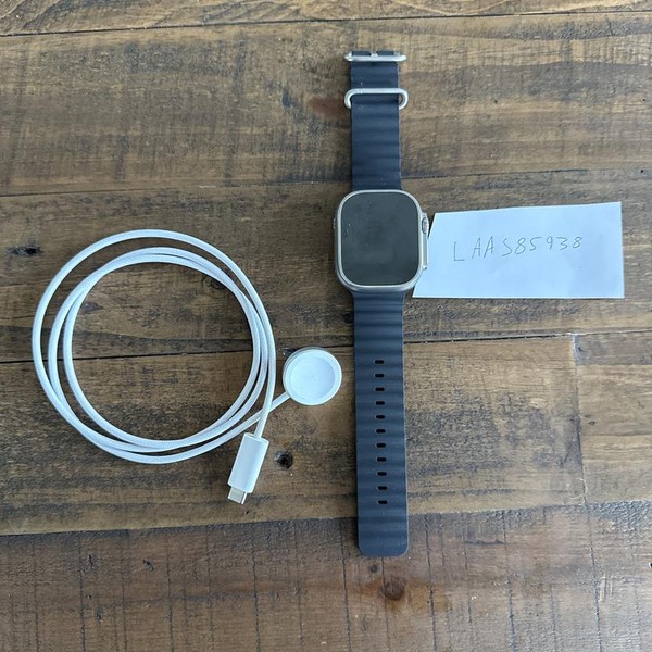Apple Watch Ultra 49mm - Unlocked, Titanium, A2622