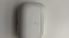 Used
													Apple AirPods Pro - MagSafe Case, photo 1 of 3