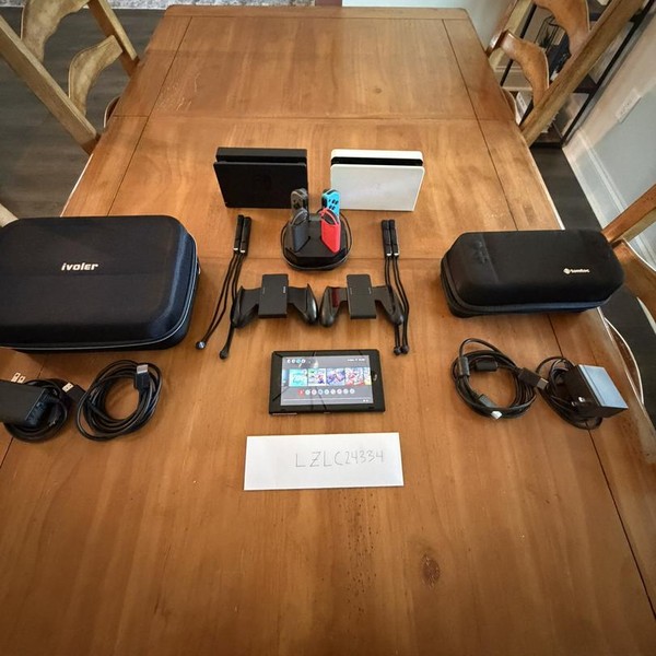 Nintendo Switch - 32 GB, Red & Blue