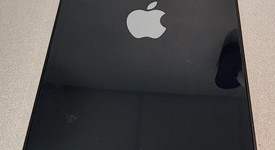 Mint
													Apple iPhone 13 - Unlocked, Midnight, 128 GB, A2482, photo 3 of 4