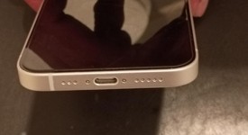 Mint
													Apple iPhone 16e - Boost, White, 128 GB, A3212, photo 2 of 6