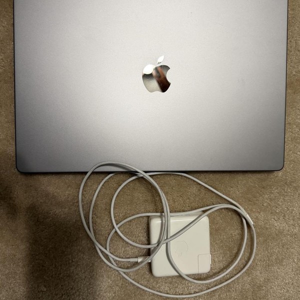 MacBook Pro 2021 - 16 inch - Apple M1 Max, Silver, 2 TB, 64 GB