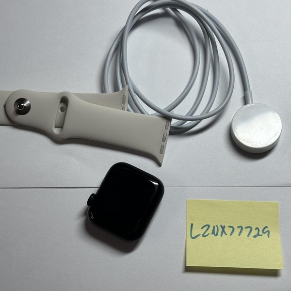 Apple Watch SE 3rd Gen 40mm - Unlocked, Midnight, A3326 - Cellular