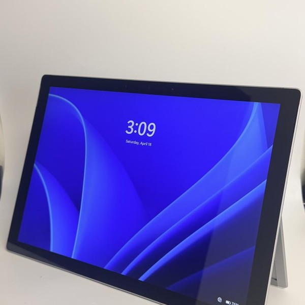 Microsoft Surface Pro 7 Plus - 256 GB, Platinum, 16 GB, Intel Core i5, Wi-Fi
