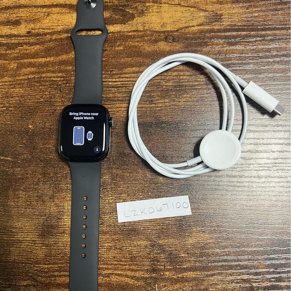 Apple Watch Series 10 42mm - Black, A2997 - GPS, Aluminum