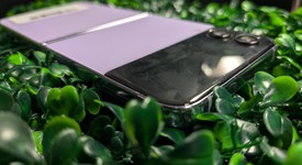Good
													Samsung Galaxy Z Flip4 5G - Unlocked Non-US, Purple, 512 GB, 8 GB, SM-F721W, photo 5 of 10