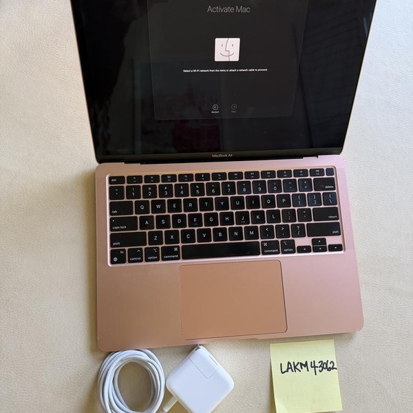 MacBook Air 2020 - 13 inch - 256 GB, Gold, 8 GB, Apple M1
