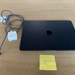 Good MacBook Air 2025 (M4) - 15 inch - 256 GB, Midnight, 16 GB, Apple M4