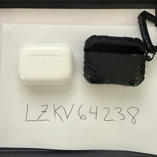 Apple AirPods Pro - Wireless Case