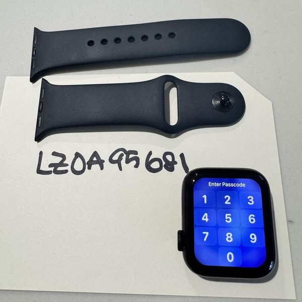 Apple Watch SE 2nd Gen 40mm - Midnight, A2722 - GPS, Aluminum