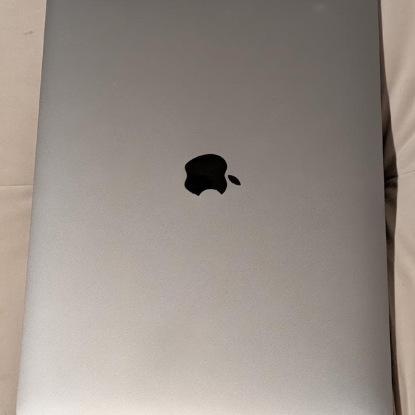 MacBook Pro 2019 - 15 inch - 512 GB, Gray, 16 GB, Intel Core i9