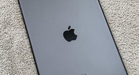 Mint
													Apple iPad 8th Gen - Unlocked, Gray, 32 GB, A2428, photo 2 of 12