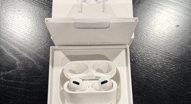 Used
													Apple AirPods Pro - Wireless Case, photo 4 of 5