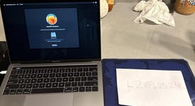 Good
													MacBook Pro 2017 (With Touch Bar) - 13" - I5, Silver, 256 GB, 8 GB, photo 1 of 6