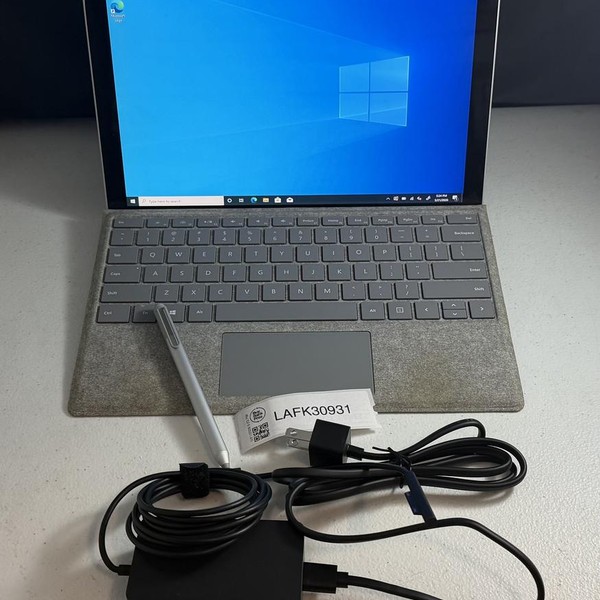 Microsoft Surface Pro 4 - 12.3 Inch - Wi-Fi, 128 GB, Silver, 4 GB