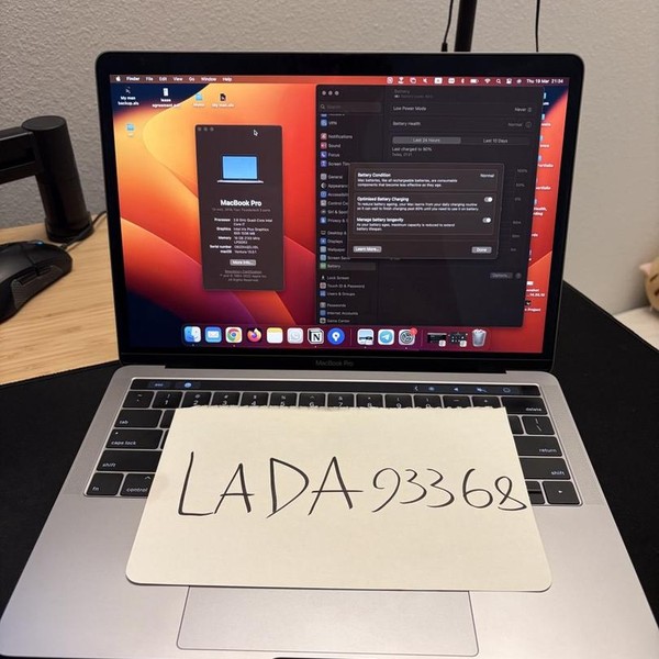 MacBook Pro 2019 - 13 inch - 256 GB, Gray, 16 GB, Intel Core i7