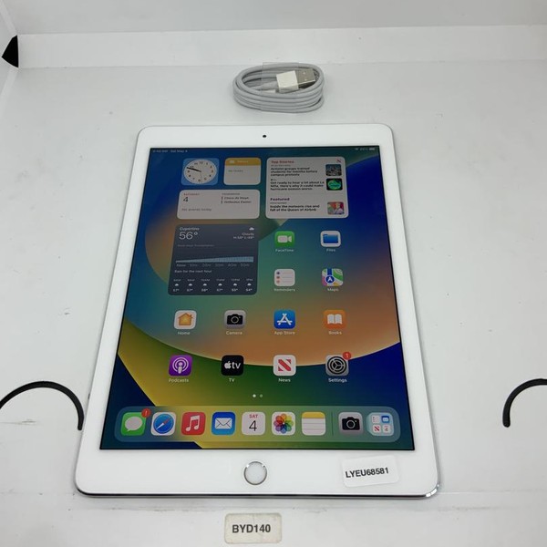 Apple iPad Pro 9.7 inch - Wi-Fi, 32 GB, Silver, A1673
