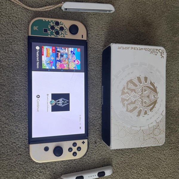 Nintendo Switch - OLED - 64 GB, White, The Legend of Zelda: Tears of the Kingdom Edition