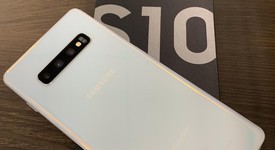 Mint
													Samsung Galaxy S10 Plus - AT&T, Ceramic White, 512 GB, 8 GB, SM-G975U, photo 1 of 4