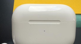 Used
													Apple AirPods Pro 2 - Lightning, photo 2 of 4