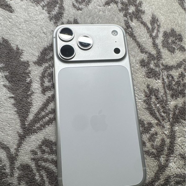 Apple iPhone 17 Pro Max - Spectrum, 256 GB, Silver, A3257