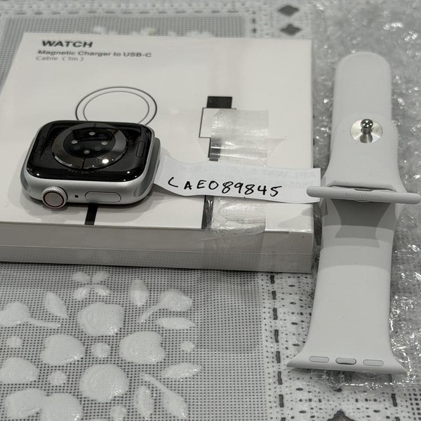 Apple Watch Series 8 41mm - Unlocked, Silver, A2772 - Cellular, Aluminum