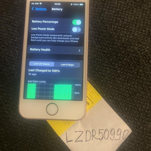 Apple iPhone SE 1st Gen 2016 - Unlocked, Gold, 16 GB, A1662