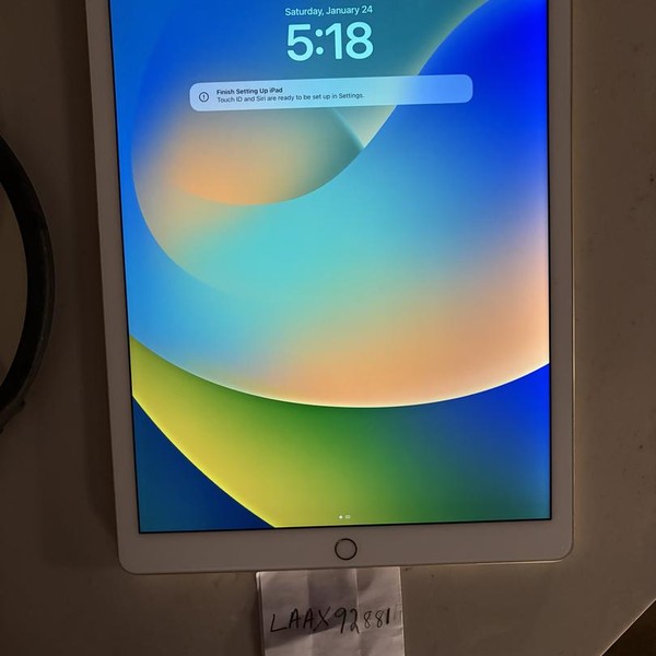 Apple iPad Pro 12.9 inch 1st Gen 2015 - Wi-Fi, 128 GB, Gold, A1584, 1st Gen 2015