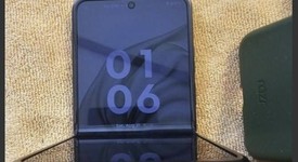 Mint
													Motorola Razr Plus (2024) - Unlocked, Green, 256 GB, 12 GB, photo 4 of 11