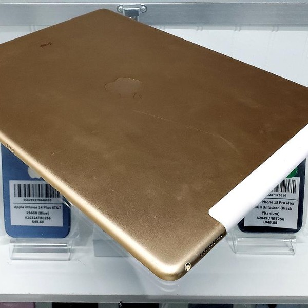 Apple iPad Pro 12.9 inch 1st Gen 2015 - Unlocked, 128 GB, Gold, A1652, 1st Gen 2015