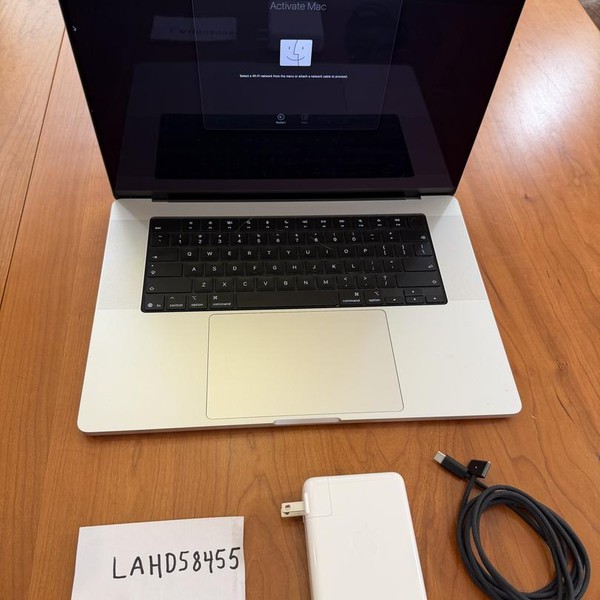 MacBook Pro 2026 - 16 inch (M5) - 2 TB, Silver, 48 GB, Apple M5 Pro 18-core (20-core GPU), Standard Display