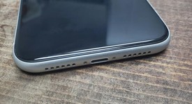 Mint
													Apple iPhone Xr - Metro by T-Mobile, White, 64 GB, A1984, photo 5 of 5