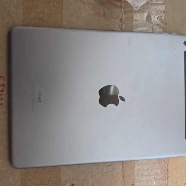 Apple iPad (6th Gen) - Unlocked, 32 GB, Silver, A1954