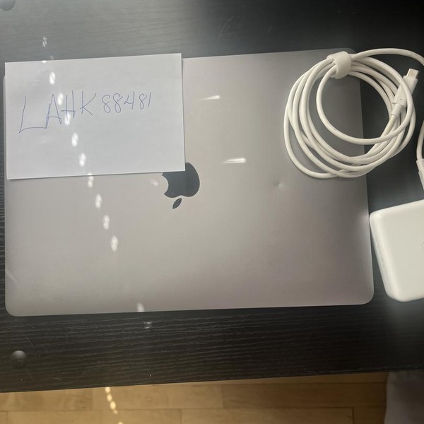 MacBook Pro 2019 - 13 inch - 128 GB, Silver, 8 GB, Intel Core i5