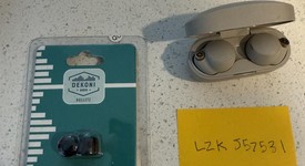 Used
													Sony WF-1000XM4 - Silver, photo 5 of 9