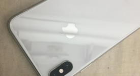Mint
													Apple iPhone Xs Max - AT&T, Silver, 64 GB, A1921, photo 2 of 10