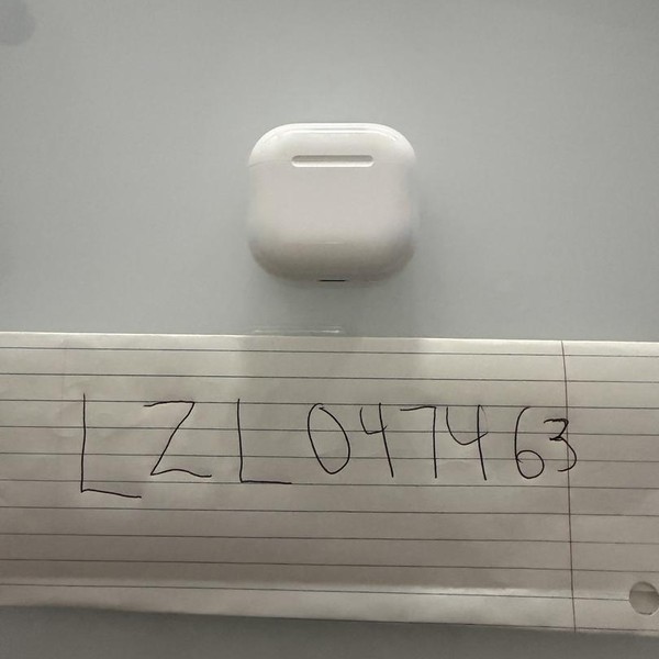 Apple AirPods 4th Gen - Active Noise Cancellation