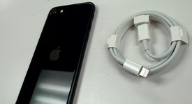 Mint
													Apple iPhone SE 3rd Gen 2022 - Unlocked, Midnight, 64 GB, A2595, photo 3 of 7