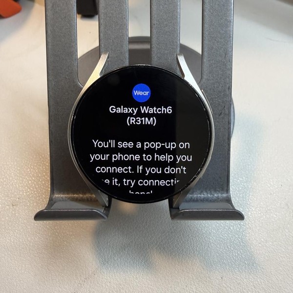 Samsung Galaxy Watch6 - Unlocked, Gold, 40mm