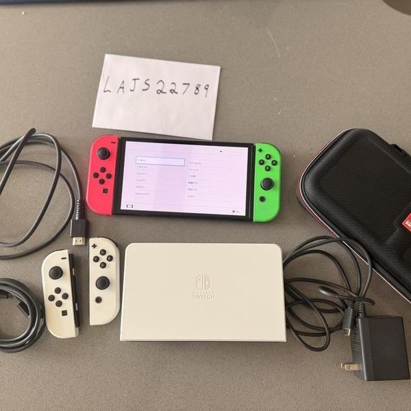 Nintendo Switch - OLED - 64 GB, White